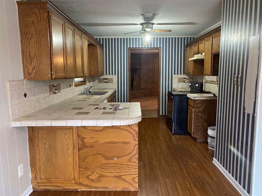 506 Johnson Ave, Wake Village, TX 75501 - photo 1