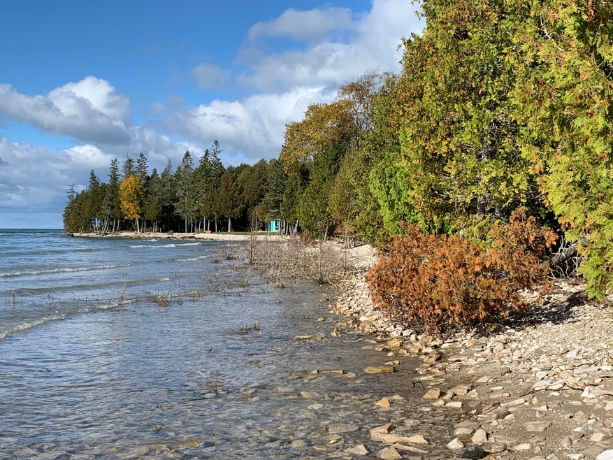 SHORELINE TO THE WEST