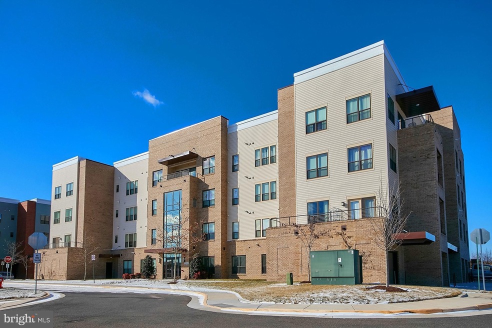 8960 Fascination Ct unit 311, Lorton, VA 22079 - photo 1