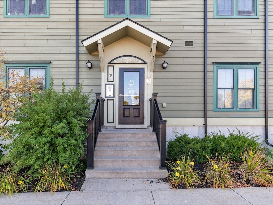 33 Naomi's Way unit 303, Colchester, VT 05446 - photo 1