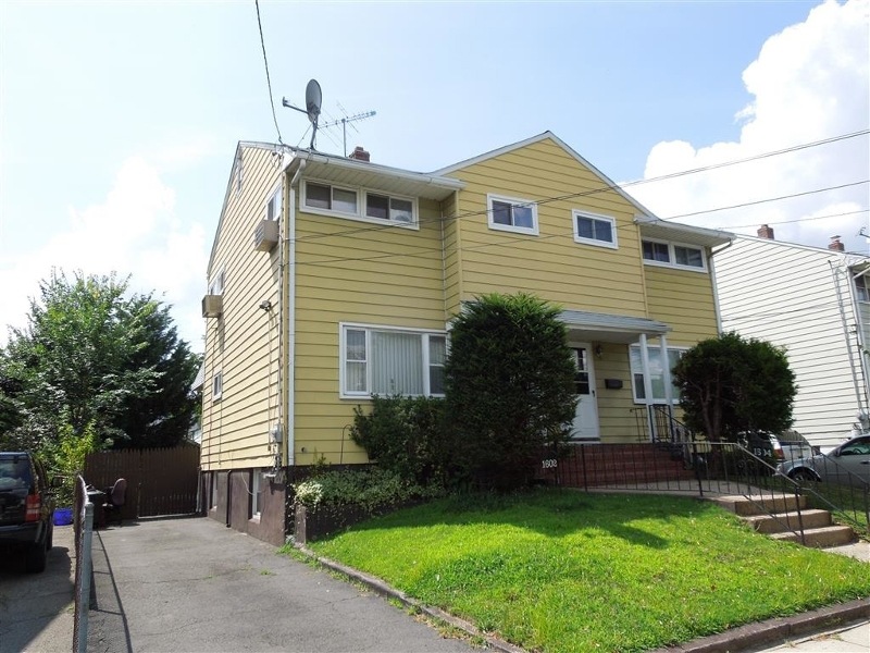 1602 Columbus Place, Rahway, NJ 07065 - photo 1