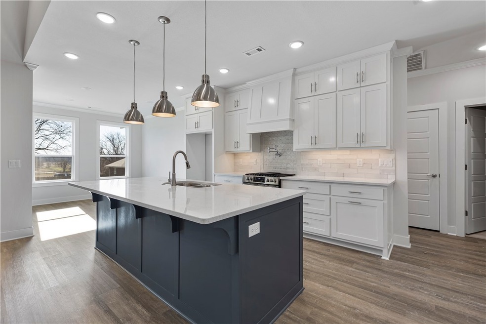 805 Mueller Way, Prairie Grove, AR 72753 - photo 1