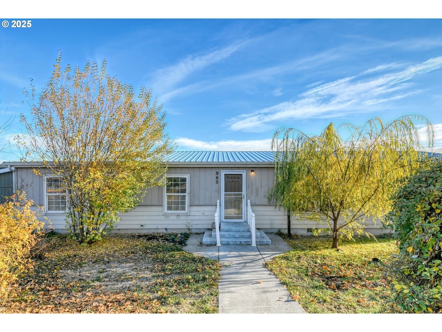 940 SE 9th St, Pendleton, OR 97801 - photo 1