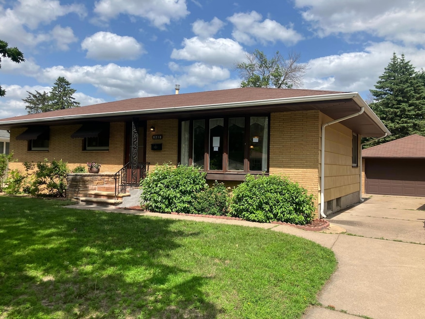 6218 Scott Ave N, Minneapolis, MN 55429 - photo 1