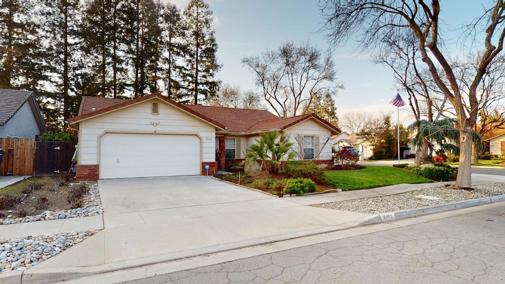 6113 N Prospect Ave, Fresno, CA 93711 - photo 1