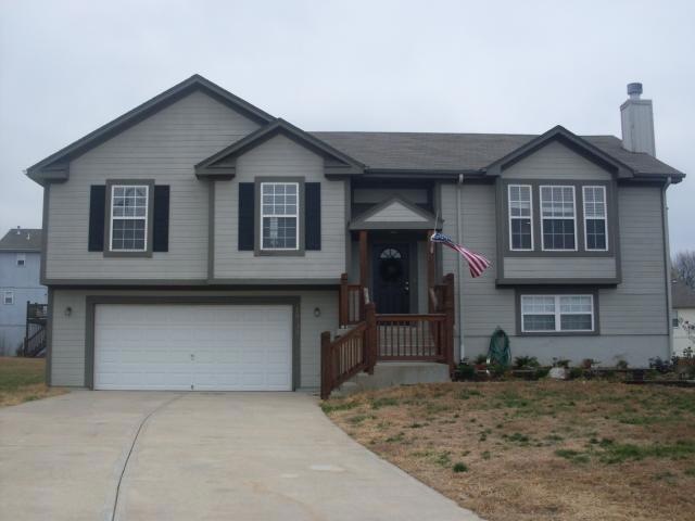 20990 W 226th Ct, Spring Hill, KS 66083 - photo 1