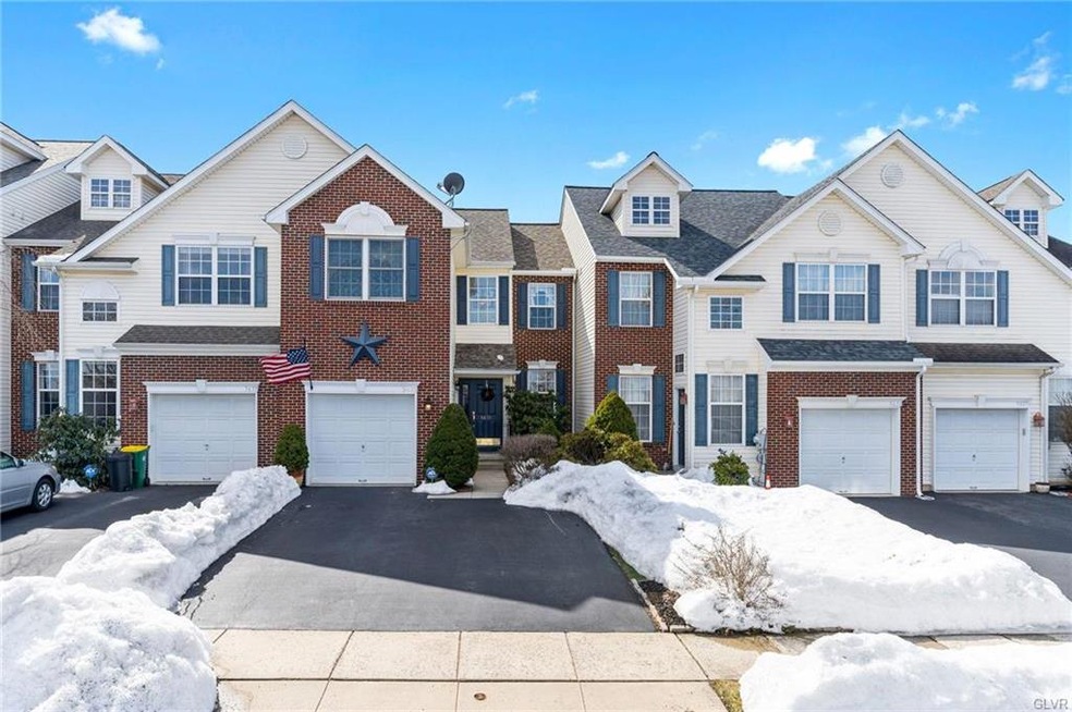 5635 Spring Ridge Dr W, Macungie, PA 18062 - photo 1