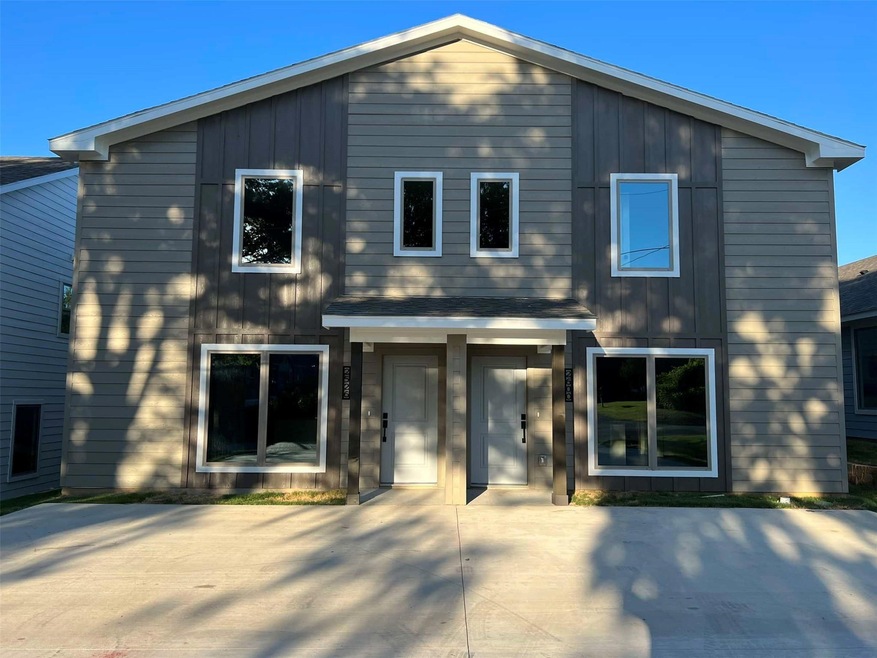 2430-2428 S Fannin Ave unit 2430, Denison, TX 75020 - photo 1