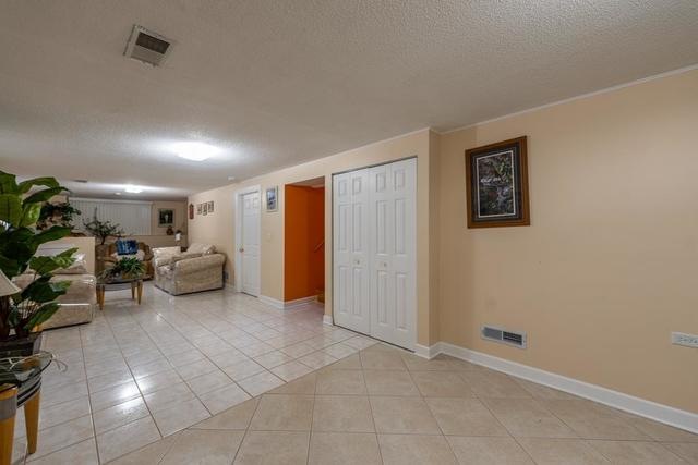 527 N Frolic Ave, Waukegan, IL 60085 - photo 1