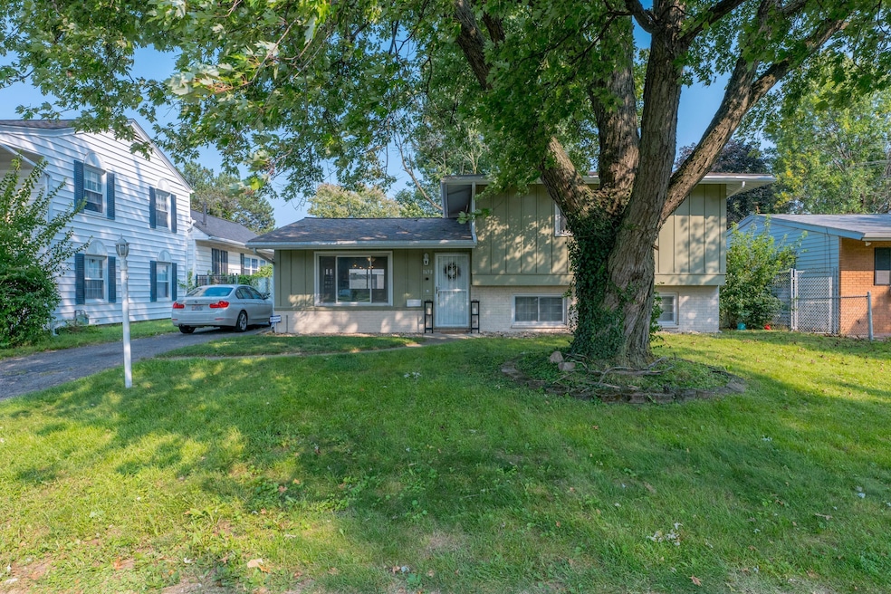 Front 1698 Hamilton Rd.