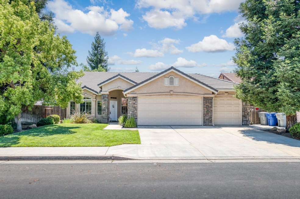 6643 E Amherst Ave, Fresno, CA 93727 - photo 1