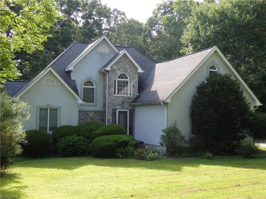 1522 Mcdaniel Dr, Asheboro, NC 27205 - photo 1