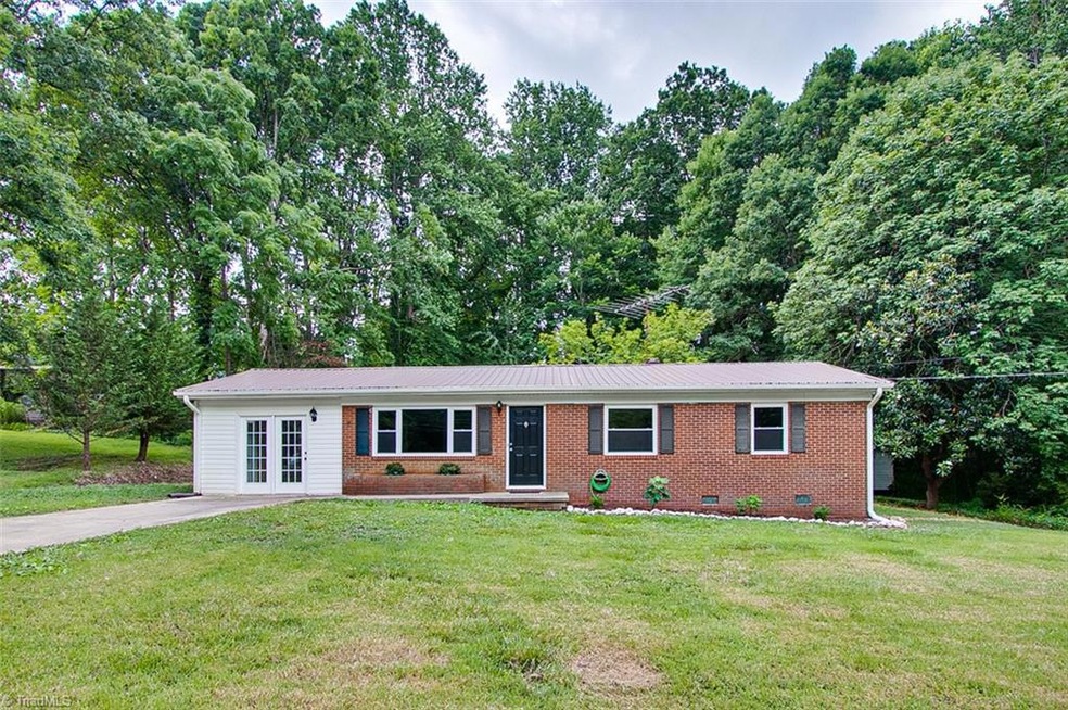 336 Legend Dr, Asheboro, NC 27205 - photo 1