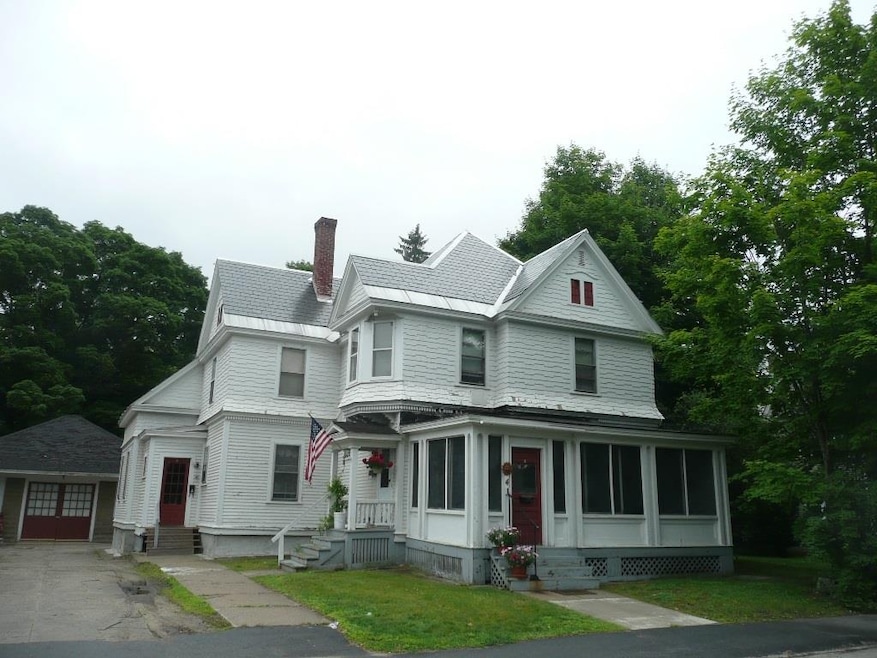 4 Bond St unit D, Claremont, NH 03743 - photo 1