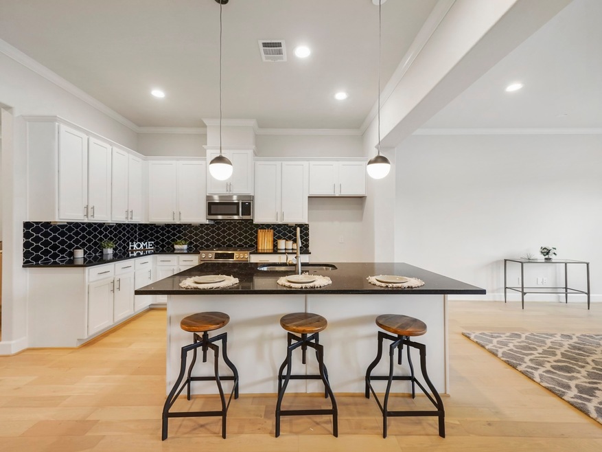 954 Judiway St unit D, Houston, TX 77018 - photo 1