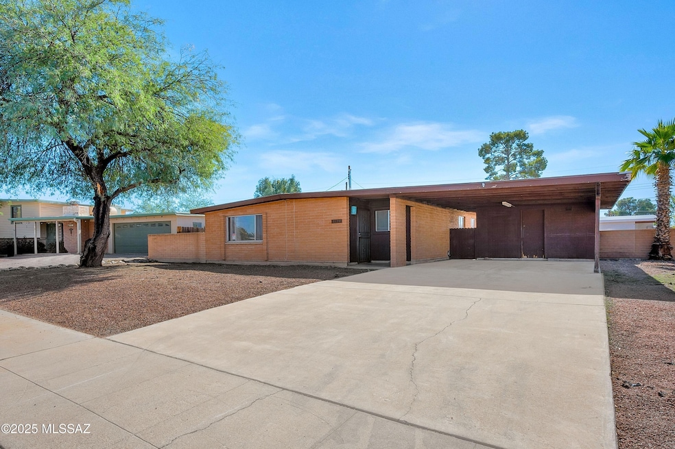 8190 E 20th St, Tucson, AZ 85710 - photo 1