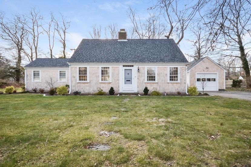 55 Pin Oak Way, Falmouth, MA 02540 - photo 1