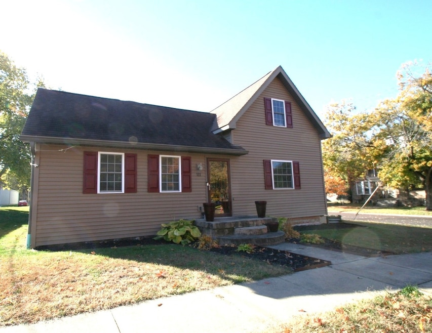 111 W Fast Ave, MacKinaw, IL 61755 - photo 1