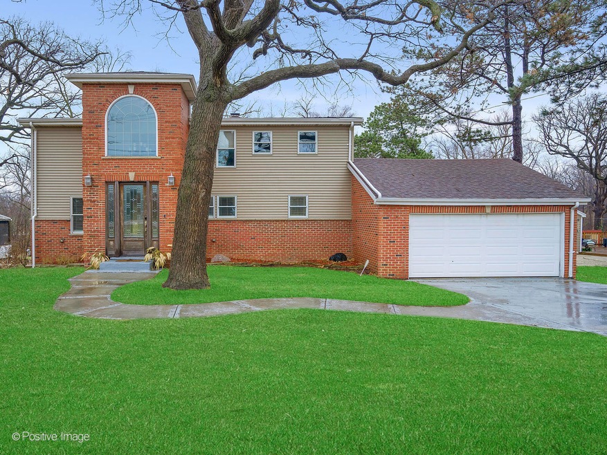 15W256 Forest Ln, Elmhurst, IL 60126 - photo 1