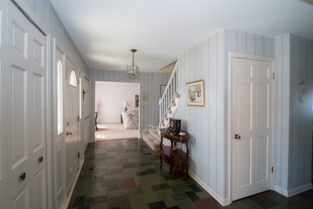 153 E Thompson Dr, Wheaton, IL 60189 - photo 1