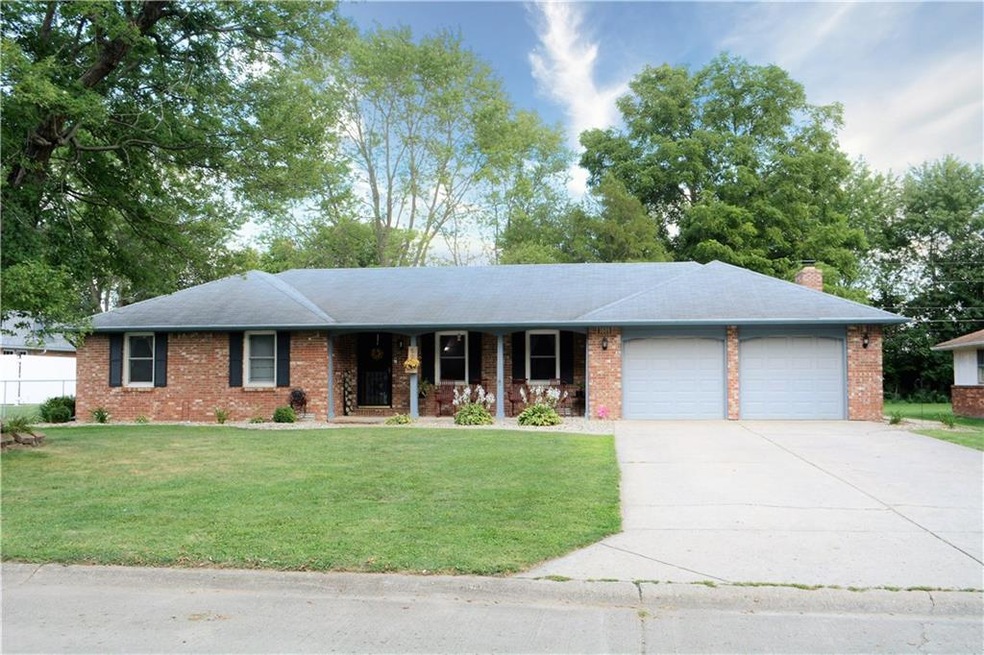 208 S Roby Dr, Anderson, IN 46012 - photo 1