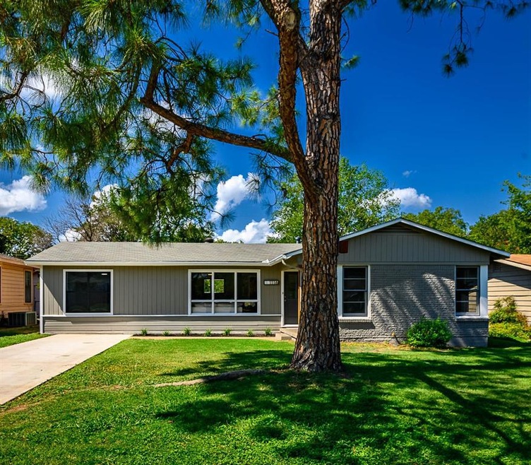 1116 Poindexter Ave, Cleburne, TX 76033 - photo 1