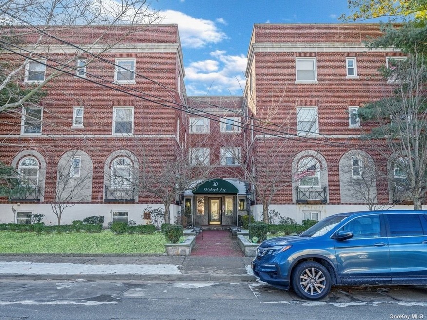 30 Shipherd Ave unit 9B, Lynbrook, NY 11563 - photo 1