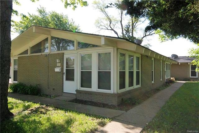 1421 Broadacre Ave unit A, Clawson, MI 48017 - photo 1