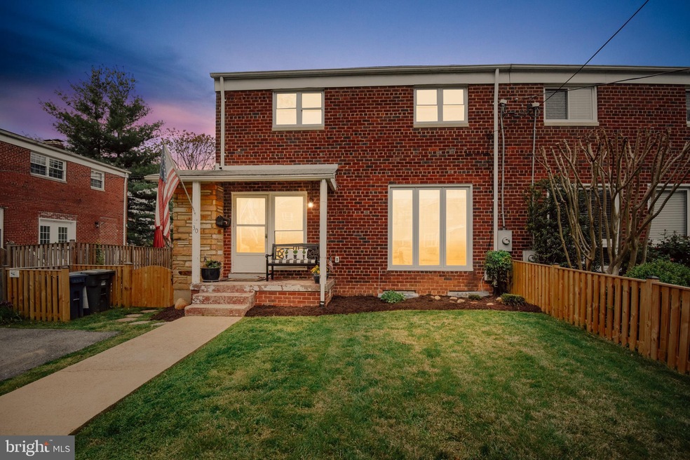 30 E Taylor Run Pkwy, Alexandria, VA 22314 - photo 1