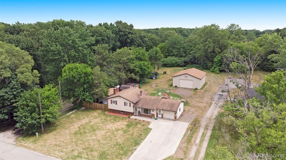 3210 Amelia Ave, Flushing, MI 48433 - photo 1