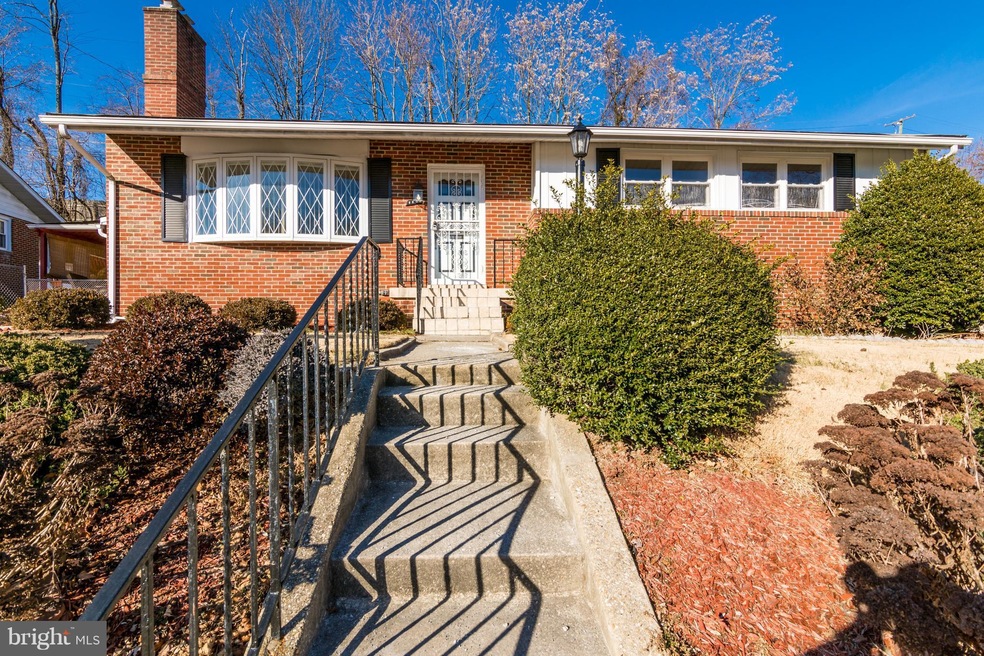 6808 Collinsdale Rd, Parkville, MD 21234 - photo 1