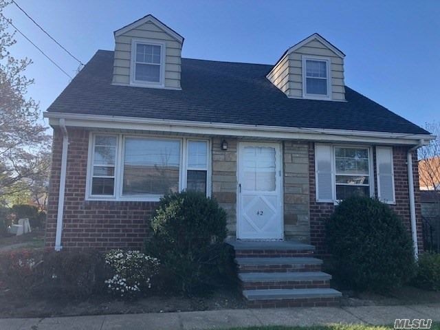 42 Raff Ave, Mineola, NY 11501 - photo 1