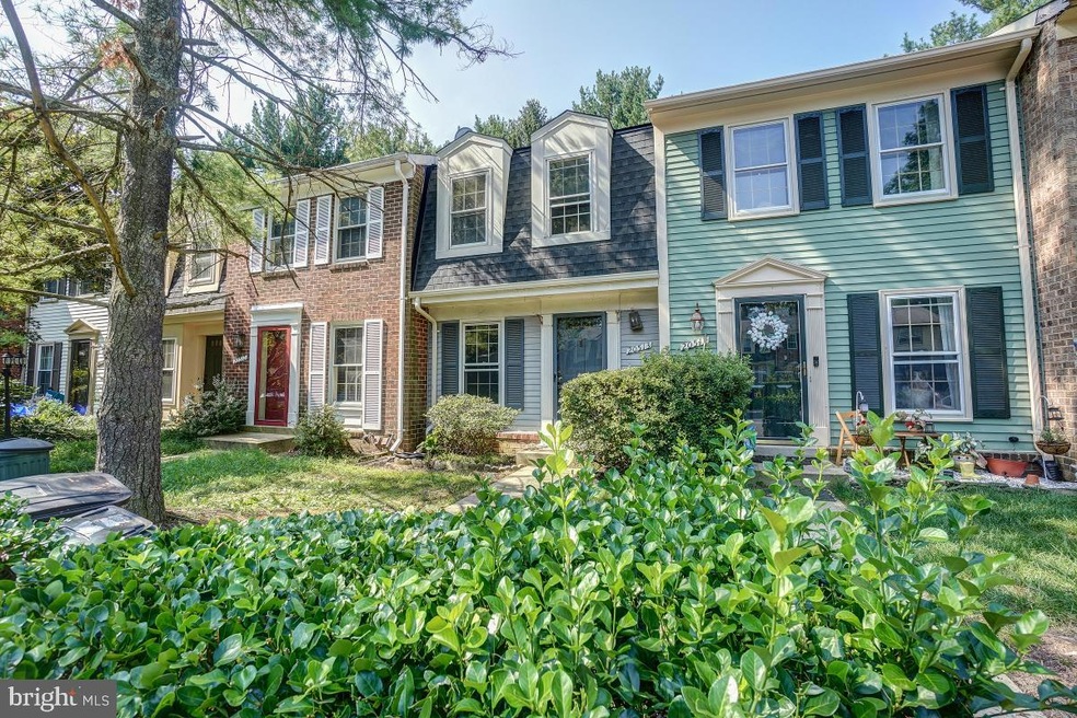 20513 Strath Haven Dr, Montgomery Village, MD 20886 - photo 1