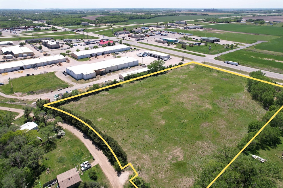 2410 N 9th St, Salina, KS 67401 - photo 1