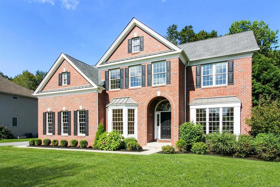 8 Holly Crescent, Hopewell Junction, NY 12533 - photo 1