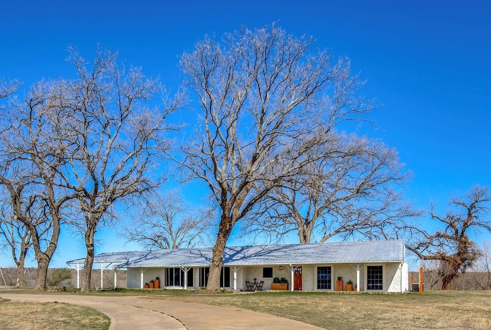 1908 Long Creek Ct, Granbury, TX 76049 - photo 1