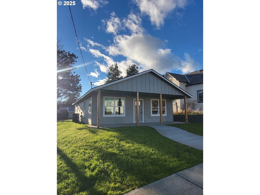 203 4th St, Moro, OR 97039 - photo 1