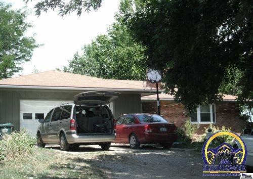 5450 SW 61st St, Topeka, KS 66619 - photo 1