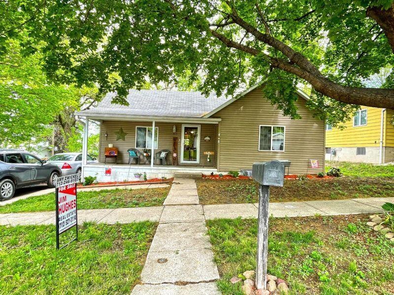 203 W Grant Ave, Shenandoah, IA 51601 - photo 1