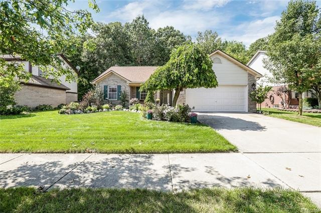 17252 Pennsylvania Heights Dr-large-022-16-17252 Pennsylvania-1500x1000-72dpi.jpg