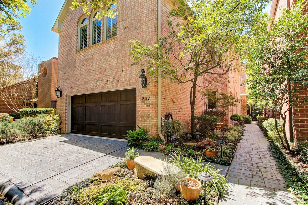 257 Sugarberry Cir, Houston, TX 77024 - photo 1