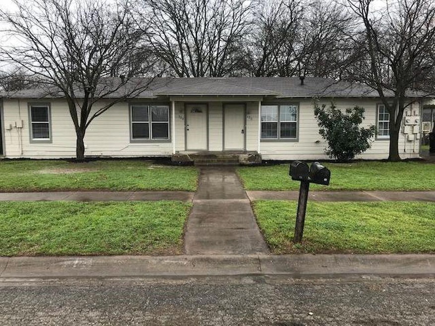 122 Ramsey Ave unit 2, Cleburne, TX 76031 - photo 1