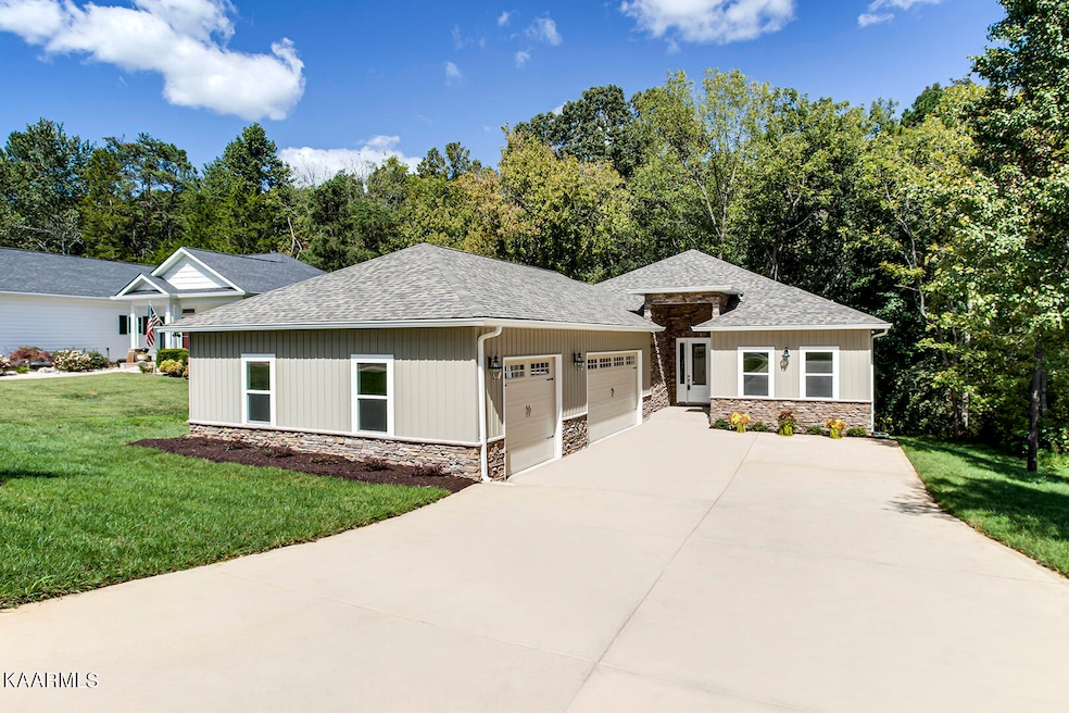 408 Cheeyo Place, Loudon, TN 37774 - photo 1