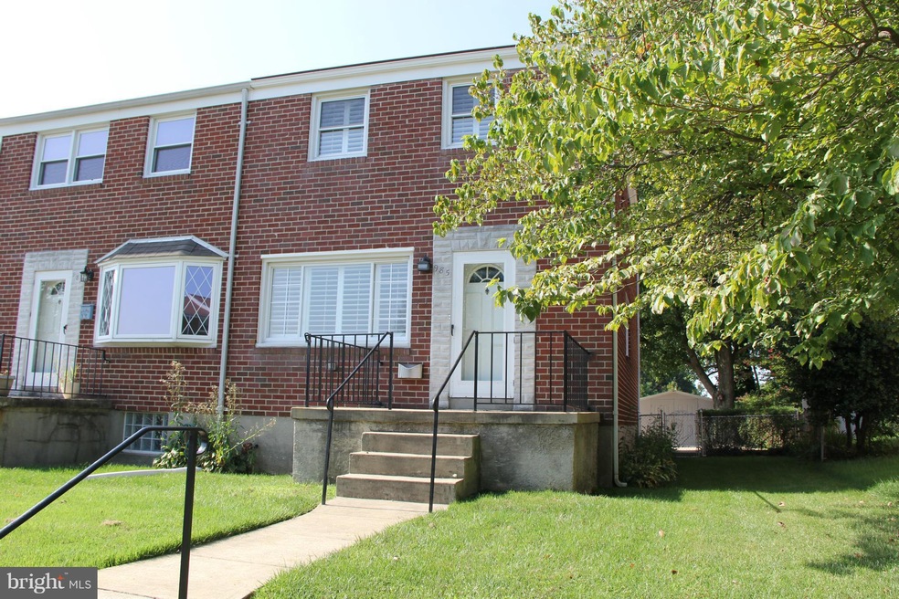 985 Circle Dr, Halethorpe, MD 21227 - photo 1