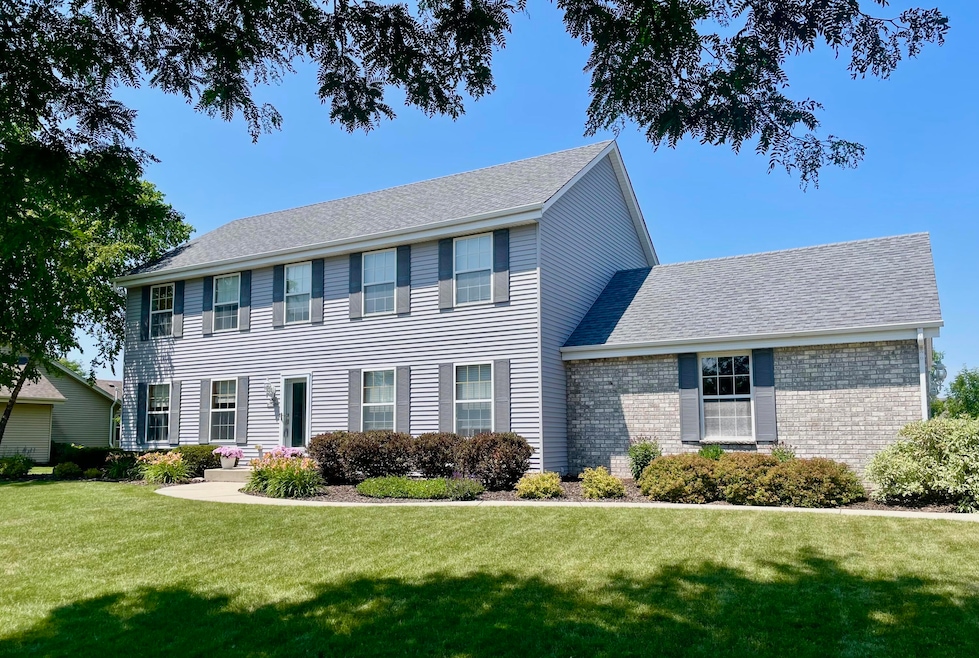 N99W17409 Meadow Creek Way, Germantown, WI 53022 - photo 1