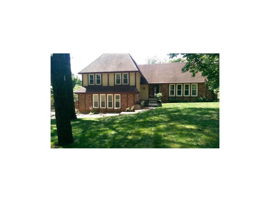 8026 Summit St, Lenexa, KS 66215 - photo 1