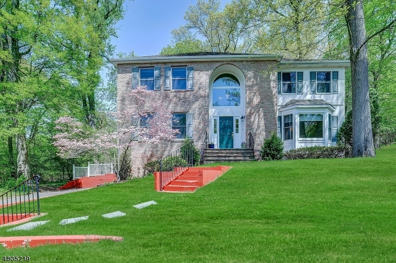 12 Benjamin Ct, Woodcliff Lake, NJ 07677 - photo 1