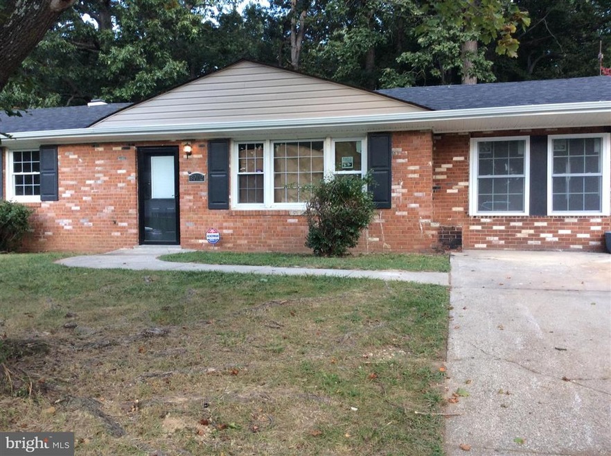 8912 Pinehurst Dr, Fort Washington, MD 20744 - photo 1