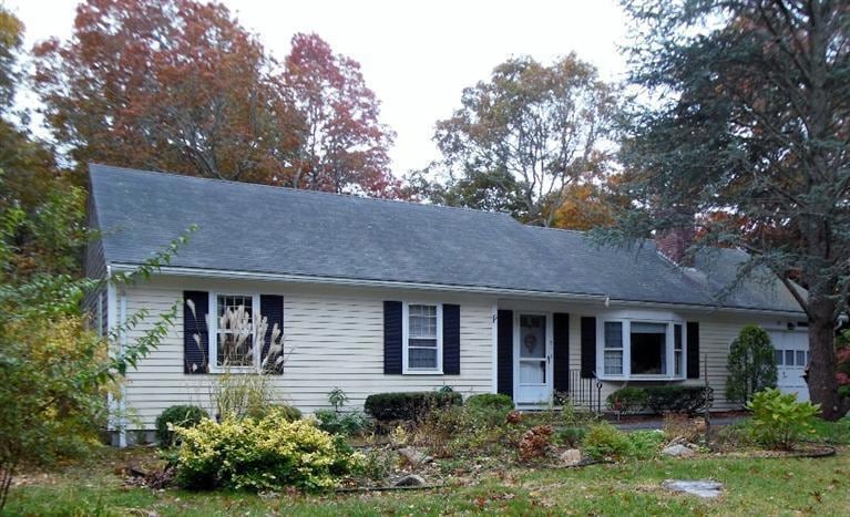 31 Kennedy Ln, West Yarmouth, MA 02673 - photo 1