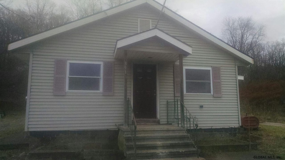 391 South St, Rensselaer, NY 12144 - photo 1